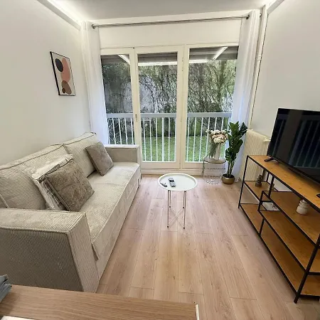 Cozy New In The Heart Of Apartment *