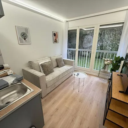 Cozy New In The Heart Of アパート *